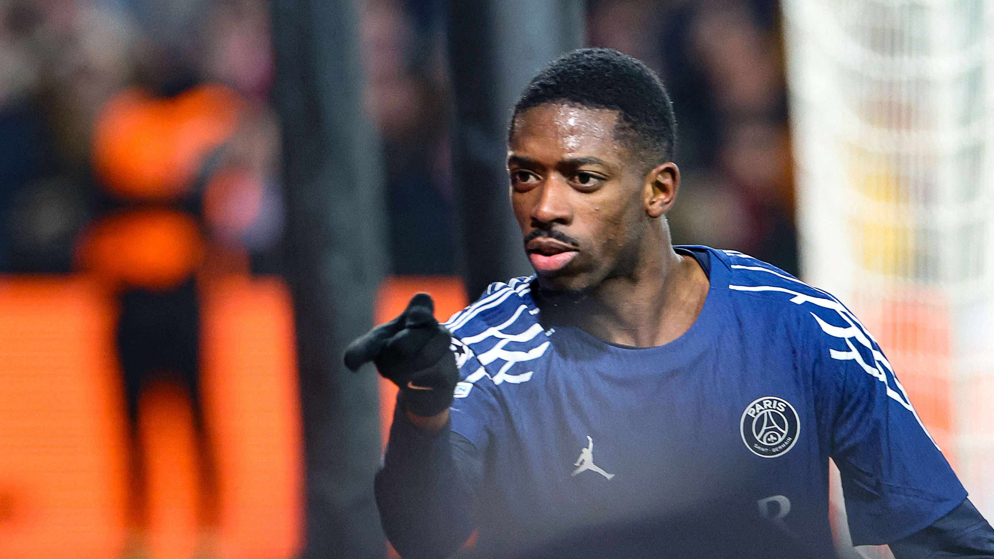 他更进一步 他更进一步